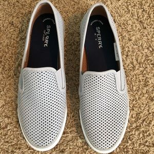 Sperry Shoes with memory foam insoles